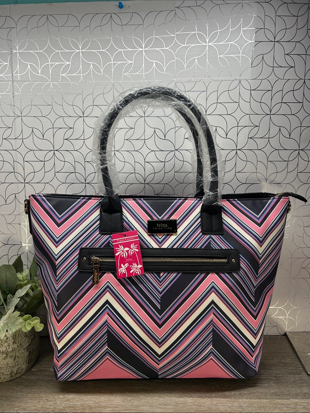 8801 NWT Trina Turk chevron large vegan tote bag 078801